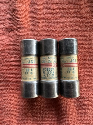 UTSUNOMIYA JG1 CELLO-LITE FUSE 30 AMP 600 VAC E-3101 LOT OF 3, NOS