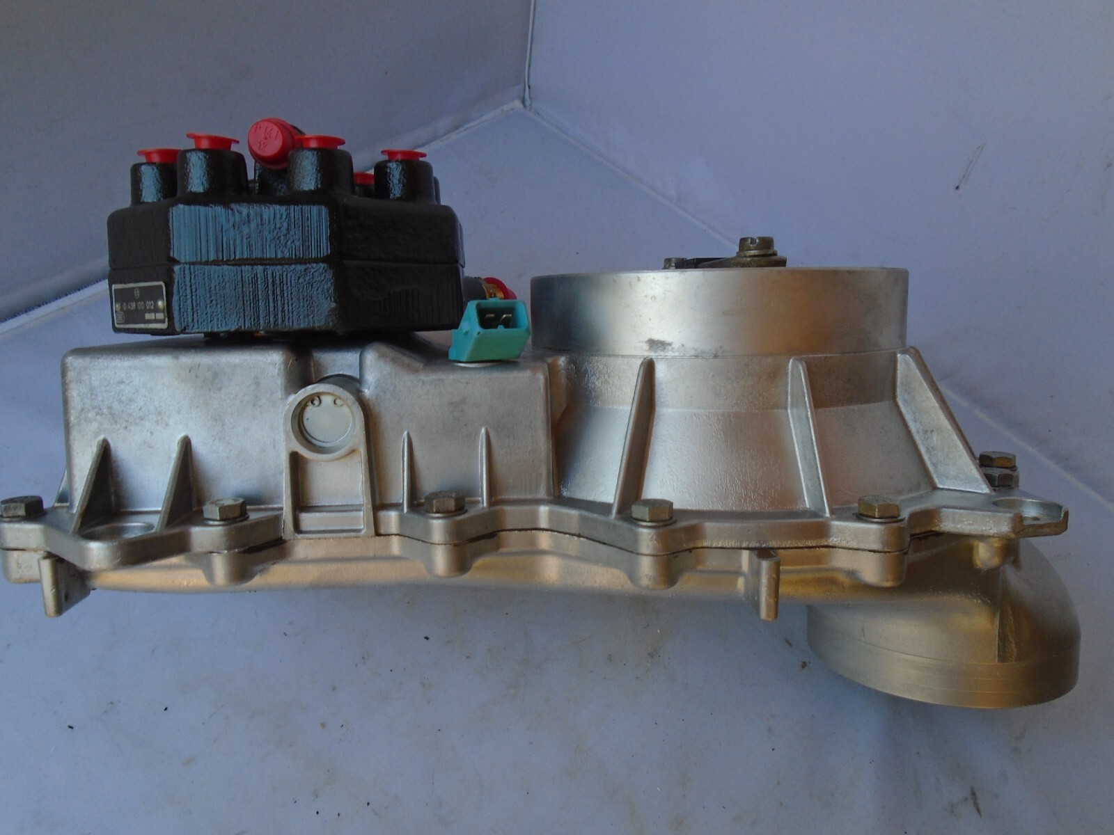 Mercedes 107 Fuel Distributor 0438100012 450SL 450SLC 450SEL 450SE w116