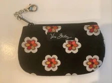 Very Gently Used~ Vera Bradley Pirouette Black Zip ID Case