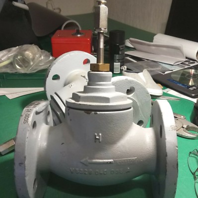 Honeywell Kugelhahn, 2 Anschlüsse, DN40, 25Kvs, 20mm Hub, PN16, Flansch V5328A1088
