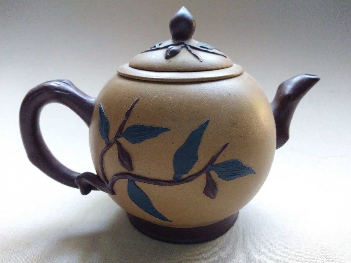 とっしゃん Vintage Chinese Yellow Zisha Yixing Teapot with defuser/strainer