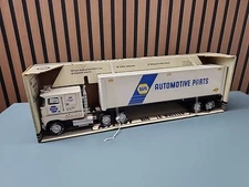 NYLINT Steel 18-Wheeler Semi Truck NAPA Automotive Parts Ford 9000 Cab No.9116-N