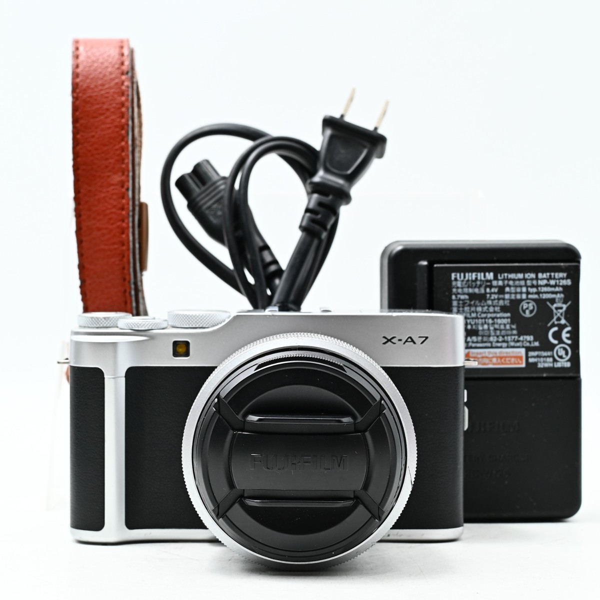 Fujifilm Fuji X-A7 24.2MP Silver with XC 15-45mm Lens Kit [Near 