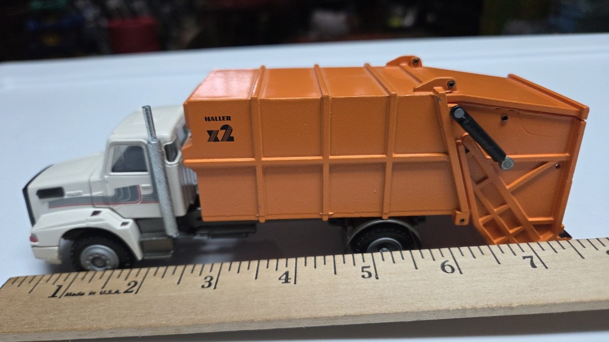Miniature Conrad 1/50 Camion Poubelle Volvo NL10, Orange Et Blanc, Neuf