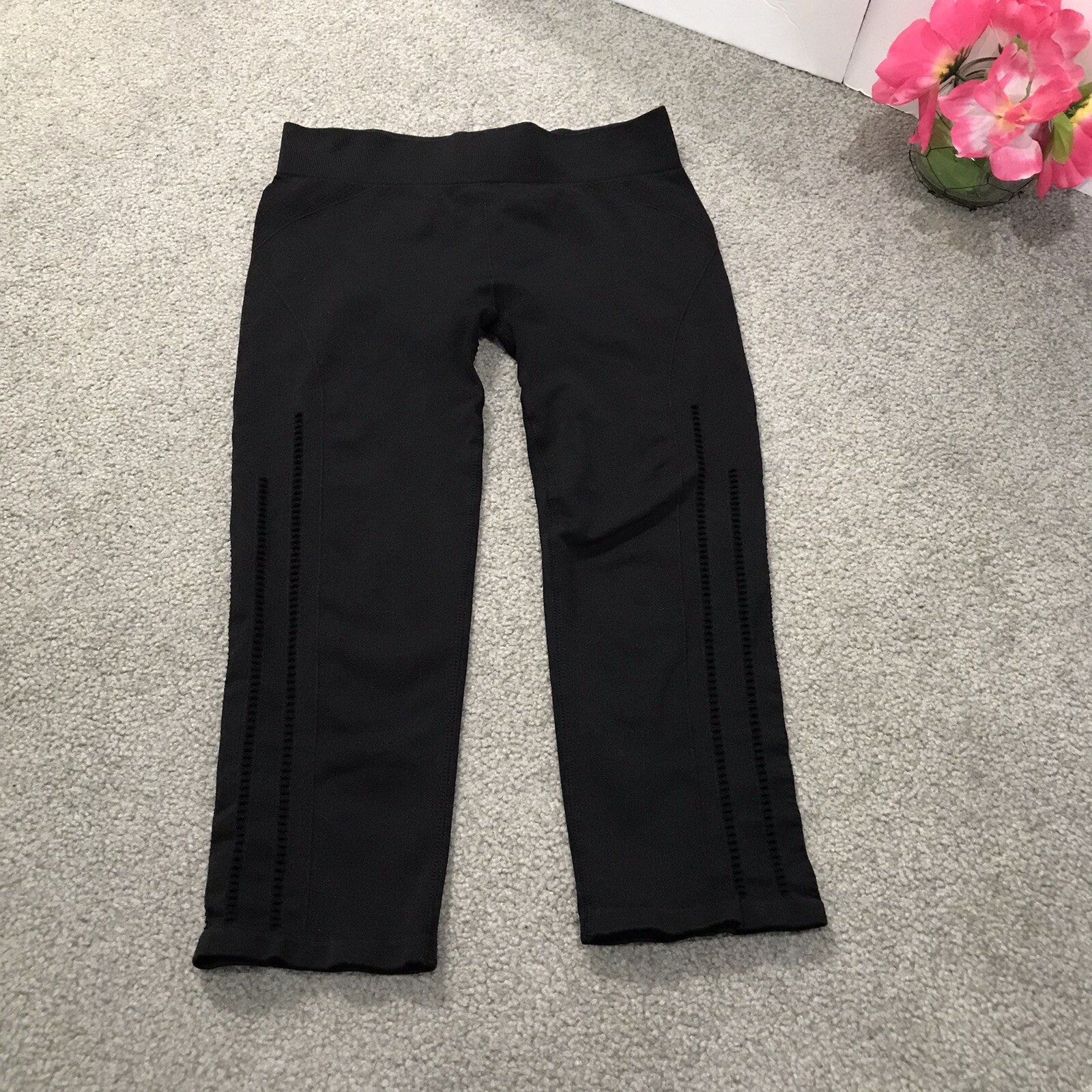 Fabletics Seamless Solid Capri Leggings Black Sz … - image 5