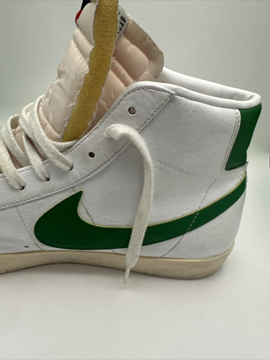 Nike Blazer Mid  Nike Blazer Mid ‘77 vintage pine green white sneakers Sz 5Y main image 0