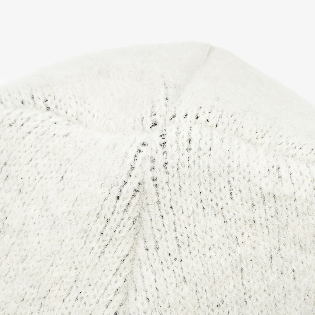 LE SSERAFIM x New Era Authentic Basic Beanie Angora White