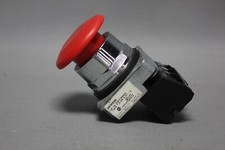 SIEMENS RED MUSHROOM HEAD EMERGENCY STOP PUSH BOTTOM 52PP22W2A W/52BJK