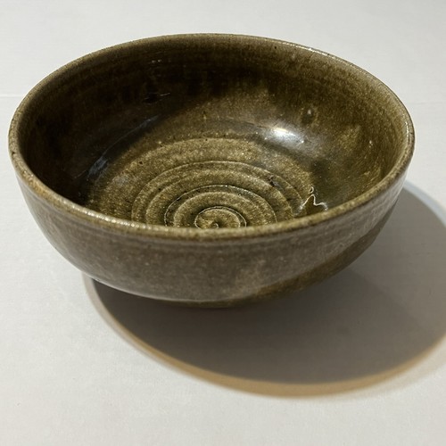 Studio Pottery Bowl Signed Multi Green 7 1/2” Diameter - Picture 5 of 12