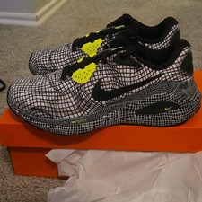 Nike Structure 26 Running Shoes White/Black/V...