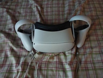 Meta Quest 2 Standalone VR Headset White w/ Touch Controllers