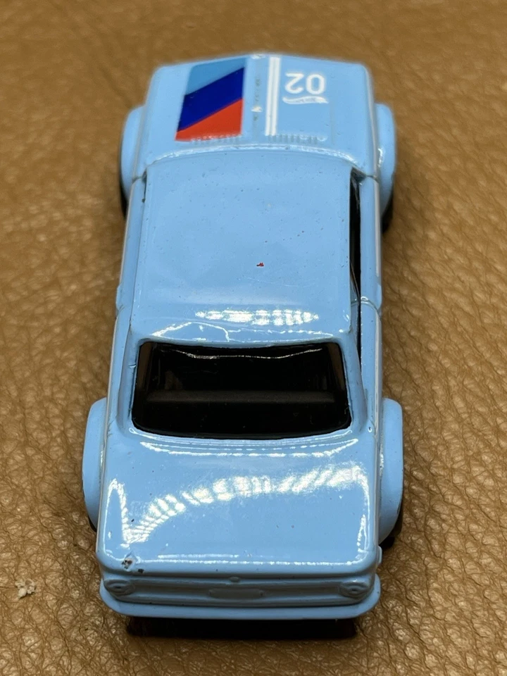 BMW PROTOTIPO HOT WHEELS 2002 OfF 70’S VS 90’S 2025 TAMPO COMPLETO HACIA ATRÁS Y MT Foto 4 de 4