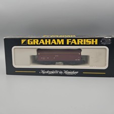 Graham Farish 373-053 29 ton (29T) VBA box van/ EWS livery
