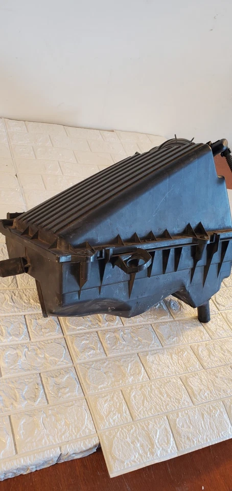 06-10 CAJA FILTRO ADMISIÓN AIRE VOLKSWAGEN BEETLE 2.5 Foto 3 de 4