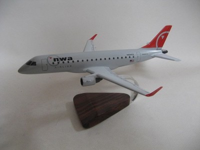 Embraer ERJ-175 EMB-175 Northwest Airlink United Express Delta Connection Model