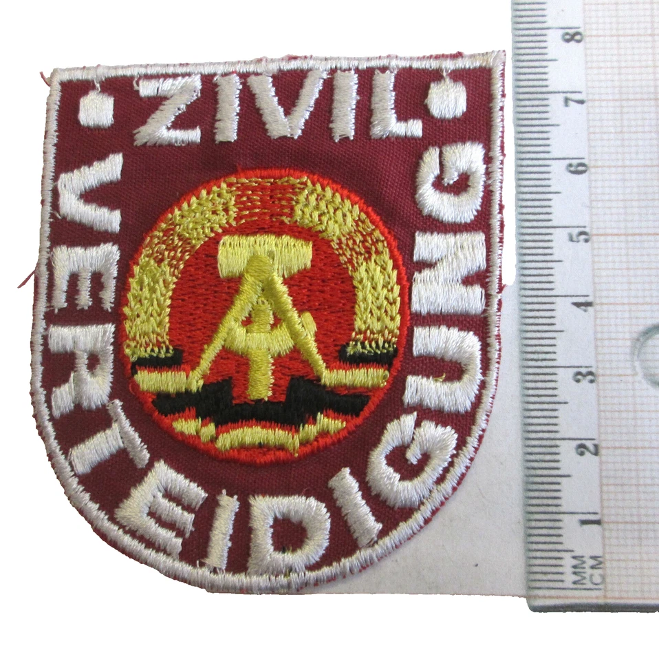 Ecusson DDR / Allemagne de l'Est : ZIVIL VERTEIDIGUNG = Protection Civile - Photo 1/1