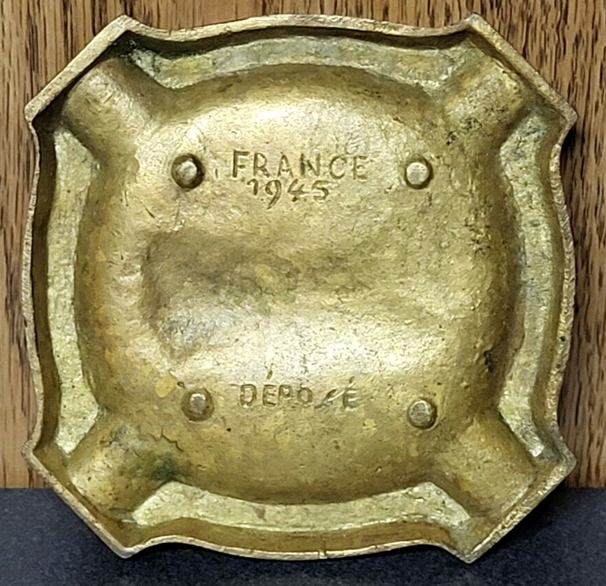 フランス蚤の市　アンティークルーペ　DEPOSE France 1945 Depose WWII Era Collectible Ashtray Brass Woman With