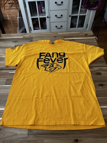 Mens XL Nashville Predators Hockey Halloween T Shirt Fang Fever Gold Game 2023 - Picture 3 of 6