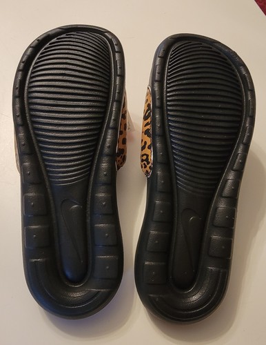 NEW Nike Cheetah Print Slides Sandals Black CN9676-700 Sz Women's 9 - Picture 2 of 2