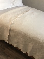 Queen Size Ivory Matelasse Coverlet Scallope 94x88 100 Cotton Portugal
