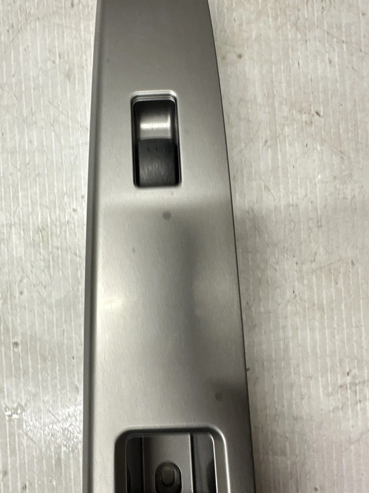 2006-2010 Mazda 5 OEM Front Right Passenger RH Door Window Switch Bezel T21 - Image 3 of 4