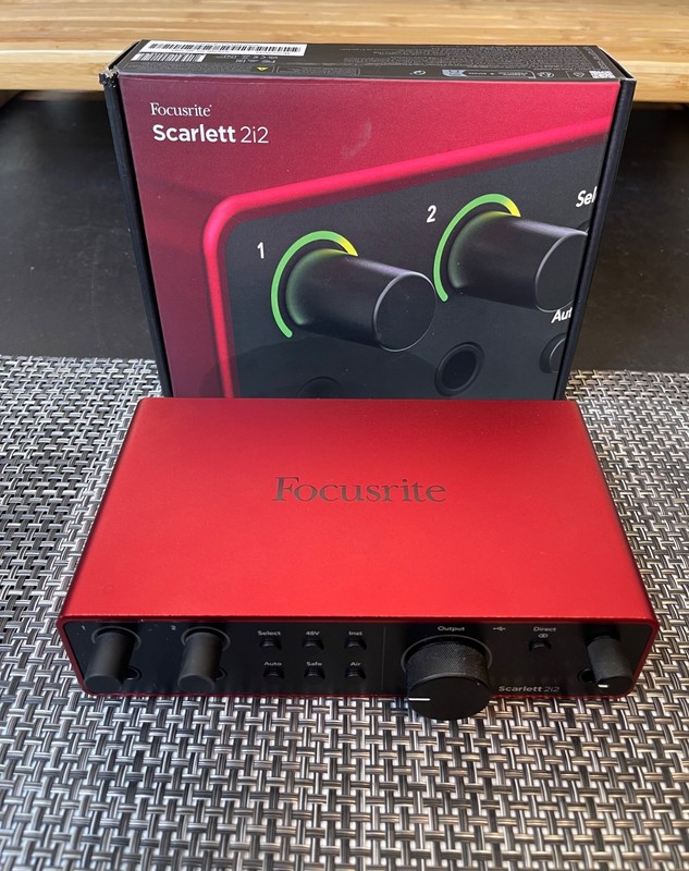 Focusrite 2i2 Scarlett Gen 4 Audio Interface - OPEN BOX