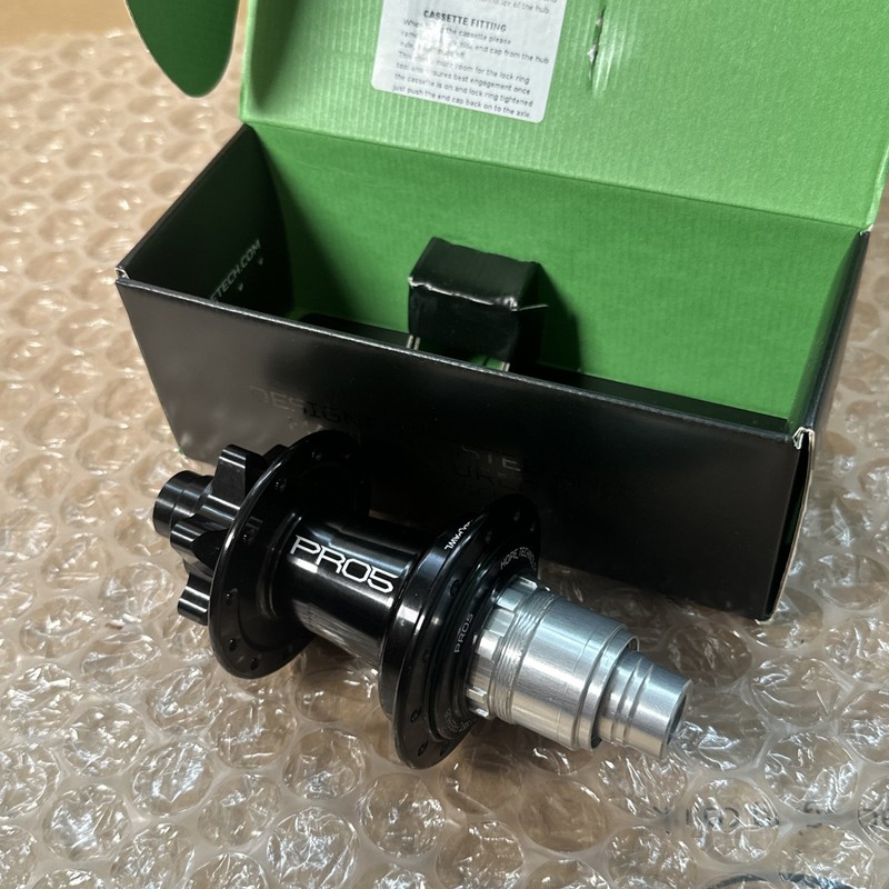 Hope Pro 5 Black 6 Bolt 24H Disc Brake Hub Rear 12x142 DT Swiss RRP £220
