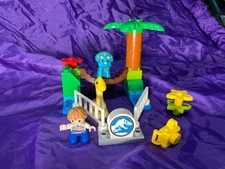 Lego Duplo Jurassic Park 10879 Gentle Giants Petting Zoo Dinosaurs Complete USED