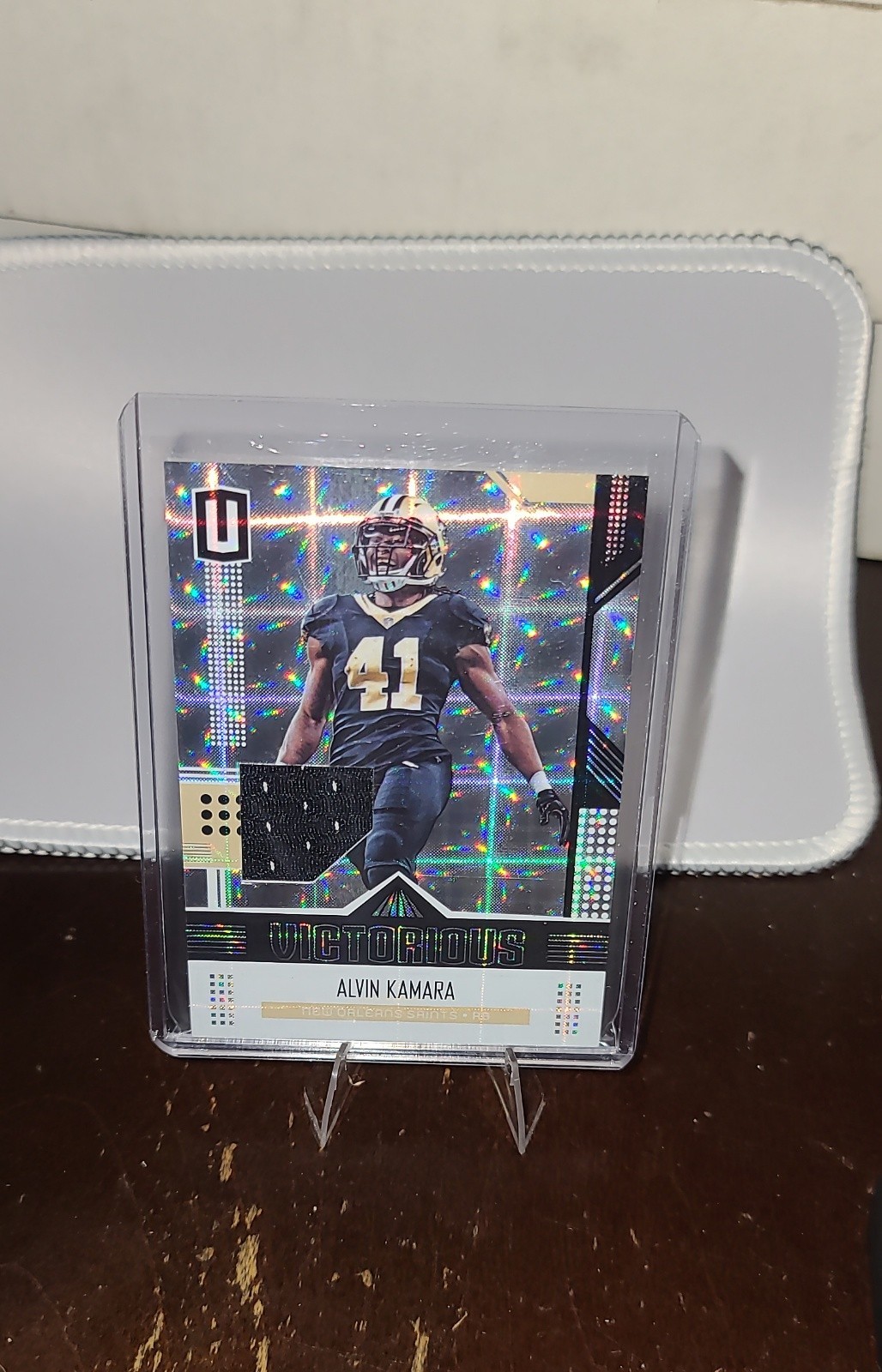 2018 Panini Unparalleled - Victorious Memorabilia Alvin Kamara #VT-AK (MEM)