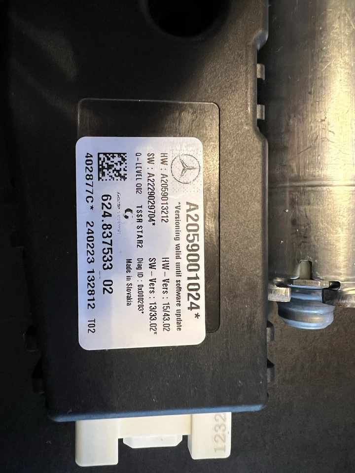 Genuine Mercedes Benz C-Class W205 Glass Roof Control Unit Module A205900102464 - Image 4 of 4
