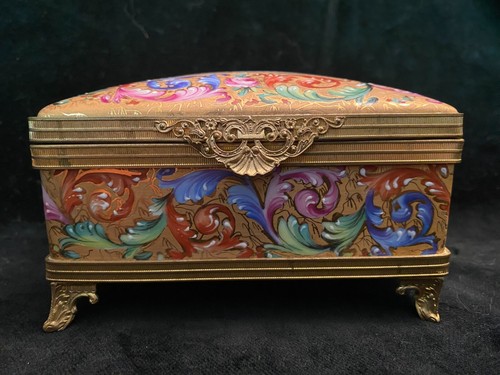 LIMOGES FRANCE GILT & ENAMEL HAND DECORATED PORCELAIN TRINKET JEWELRY BOX - Picture 5 of 10