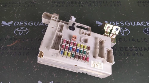 Caja Reles/Fusibles para TOYOTA LAND CRUISER (J12) 3.0 D4-D VX 2004 323022