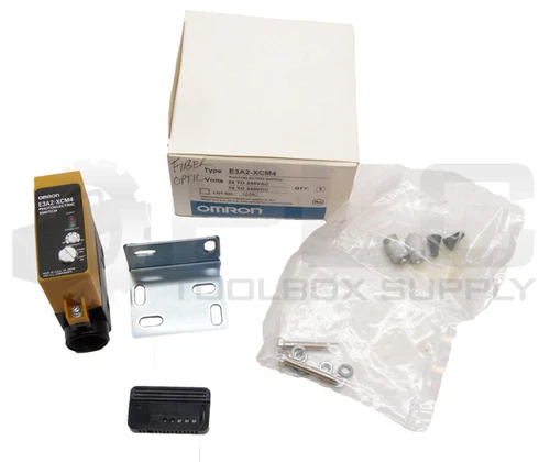 NEW OMRON E3A2-XCM4 PHOTOELECTRIC SWITCH 24-240VAC 12-240VDC