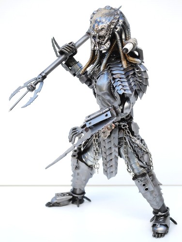 Scultura rottami metallici ispirata a Predator (a2/B), regalo giorno laurea cool per figlio - Foto 8 di 13