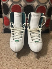 RIEDELL EMERALD JUNIOR SIZE 3.5 FIGURE SKATES REALLY NICE