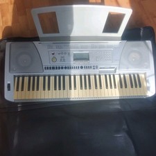 Yamaha PSR-450 electronic Keyboard 61 Key Silver Synthesizer