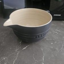 Le Creuset Stoneware Black 2L mixing jug with handle