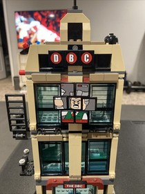 LEGO Marvel Spider-Man set 76005 Daily Bugle Showdow Not  Complete No Minifigure