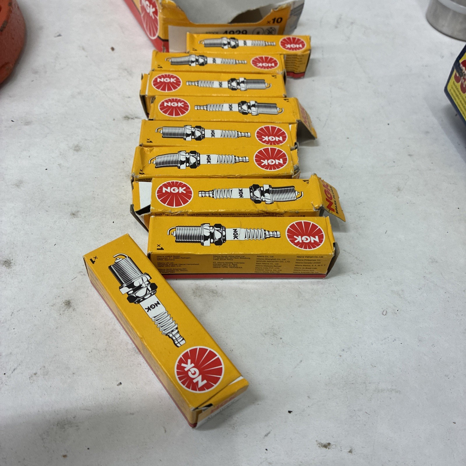 NGK 4929 - Standard Nickel Spark Plug DPR8EA-9 Qty 9