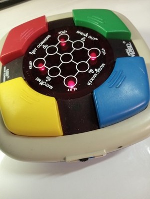 VTech Mini Wizard Handheld Electronic Talking Travel Game Vtg. 1987 Music/Memory