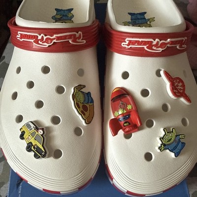 NEW Crocs x Toy Story PIZZA PLANET OFF-COURT CLOG | Men Size 9/ Women s Size 11