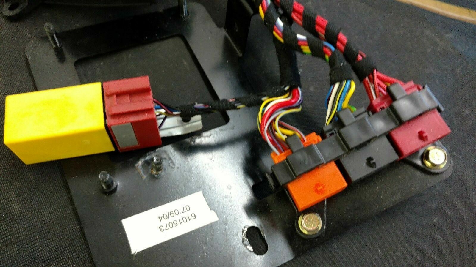 LAMBORGHINI MURCIELAGO PASSENGER FOOT FUSE BOX OEM 0061016050