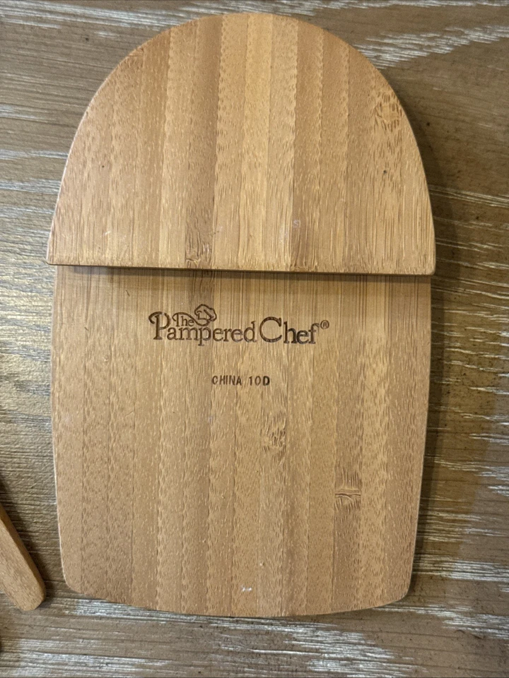 PAMPERED CHEF SALAD TOSSERS CLAWS BAMBOO - Image 4 of 4