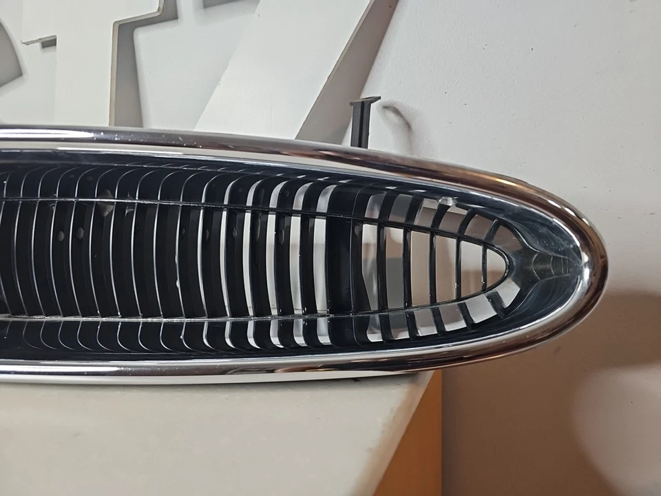 🔥1995-1999 BUICK RIVIERA OEM CROMO PARRILLA SUPERIOR DELANTERA EMBLEMA IMPECABLE  Foto 2 de 4