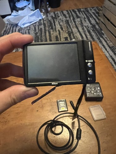 Nikon Coolpix S230 10.0MP Digital Camera - Plum - Works Great!!! - Picture 3 of 8