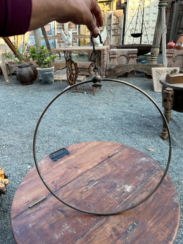 Anillo colgante hecho a mano de latón antiguo raro de 1890 Foto 4 de 4