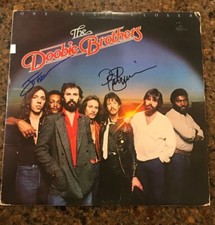 * THE DOOBIE BROTHERS * signed vinyl album * JOHN MCFEE & PATRICK SIMMONS * 3