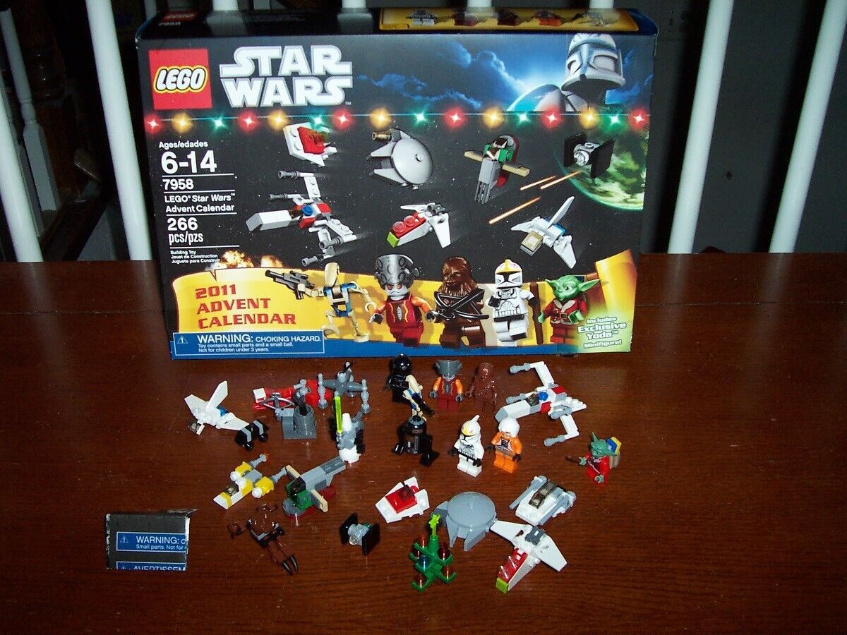 Lego Star Wars 2011 Advent Calendar Set 7958 Complete with Box