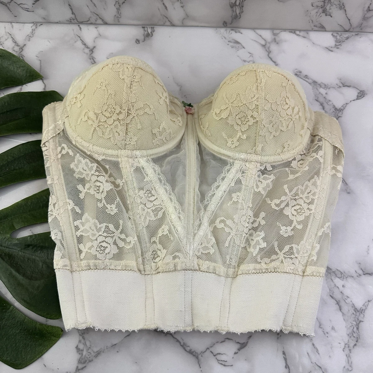Preços baixos em Sutiãs Vintage década de 1950 bege para mulheres