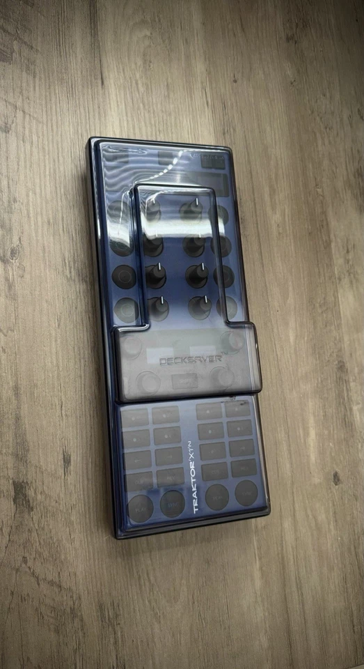 Native Instruments Traktor X1 MK3 – Rare Custom Color - NEW - Image 4 of 4